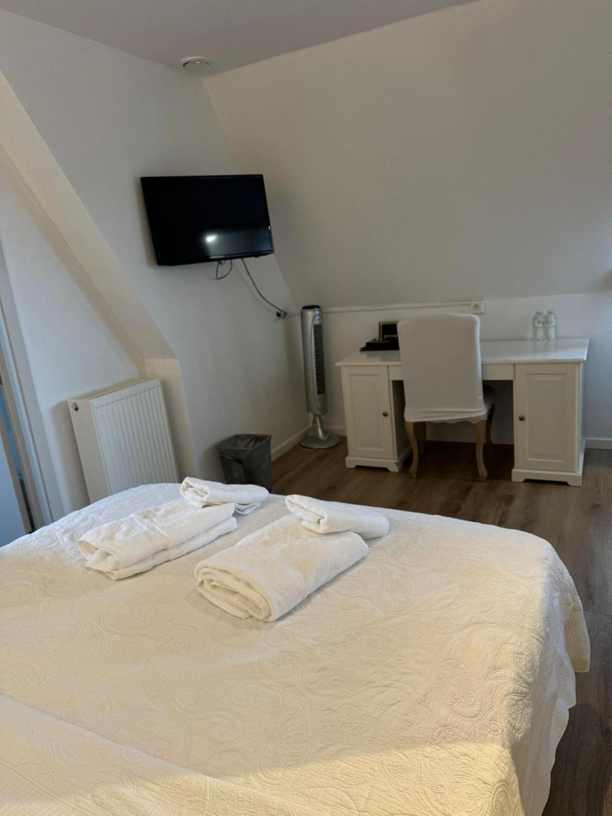 Hotel La Chaumiere Asse エクステリア 写真