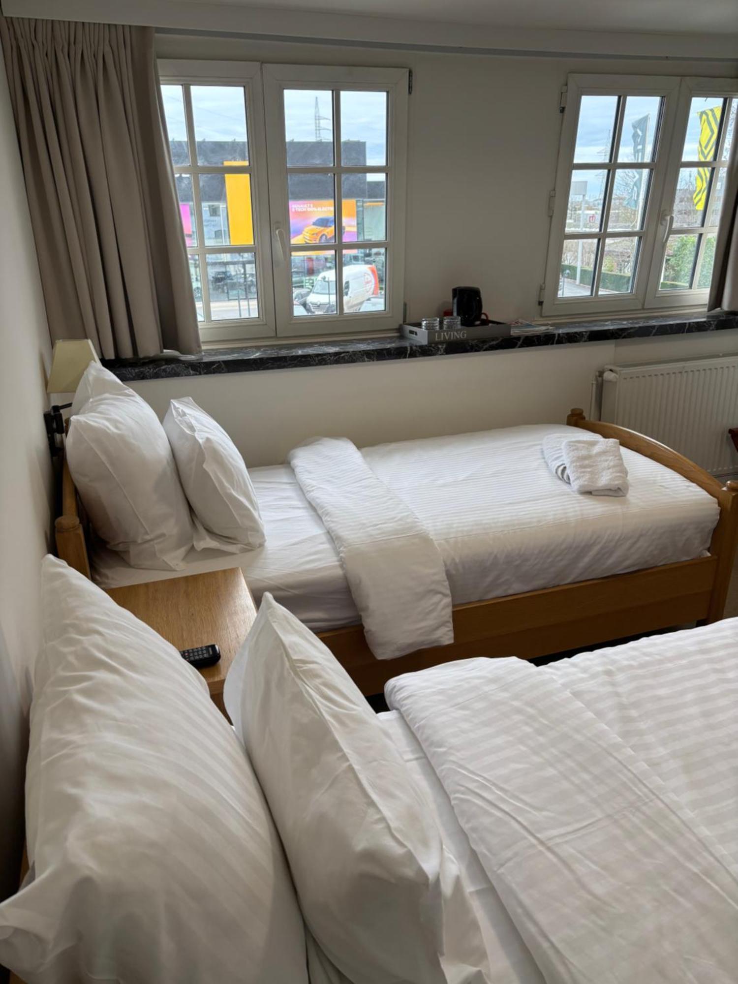 Hotel La Chaumiere Asse エクステリア 写真