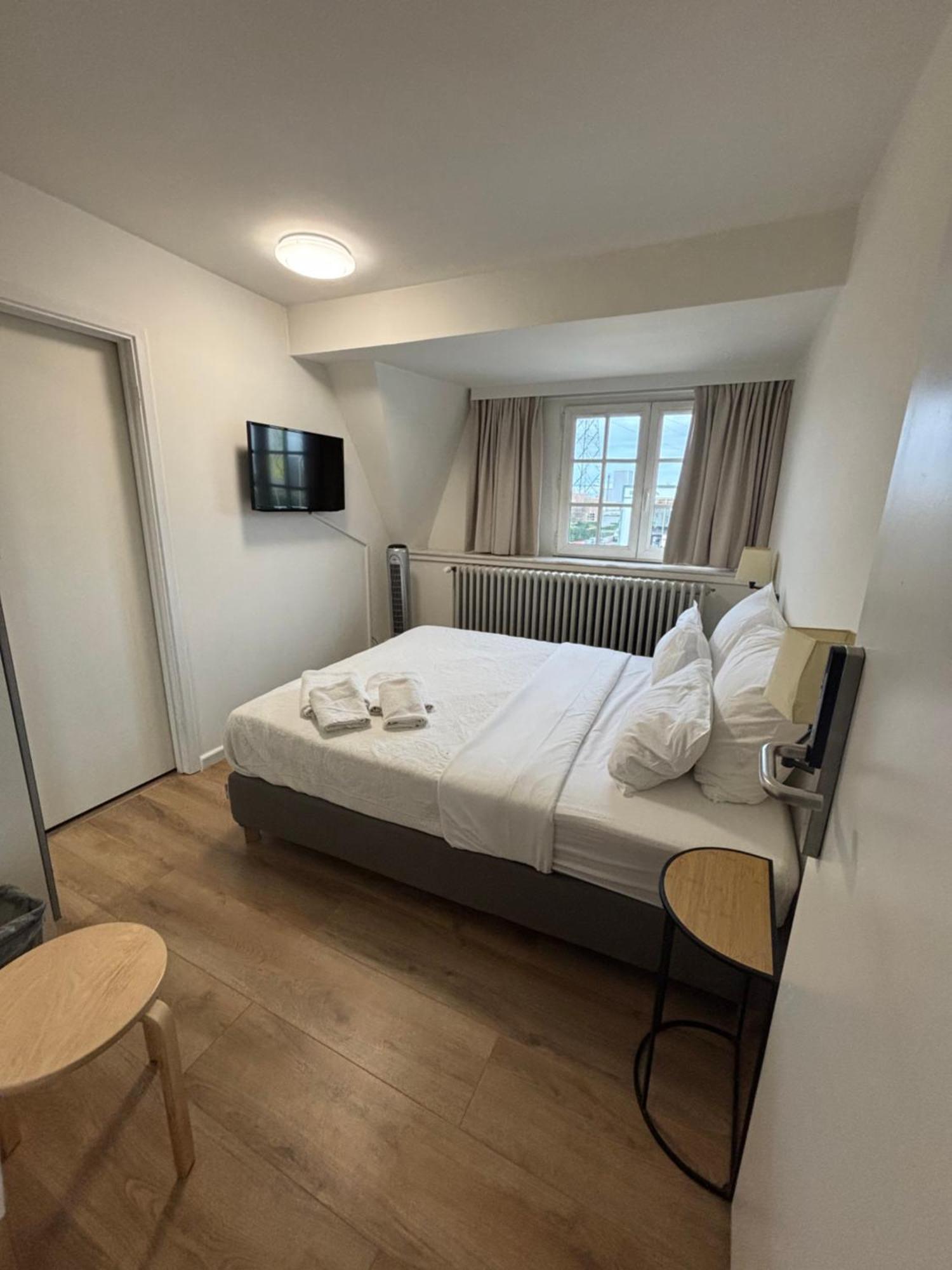 Hotel La Chaumiere Asse エクステリア 写真